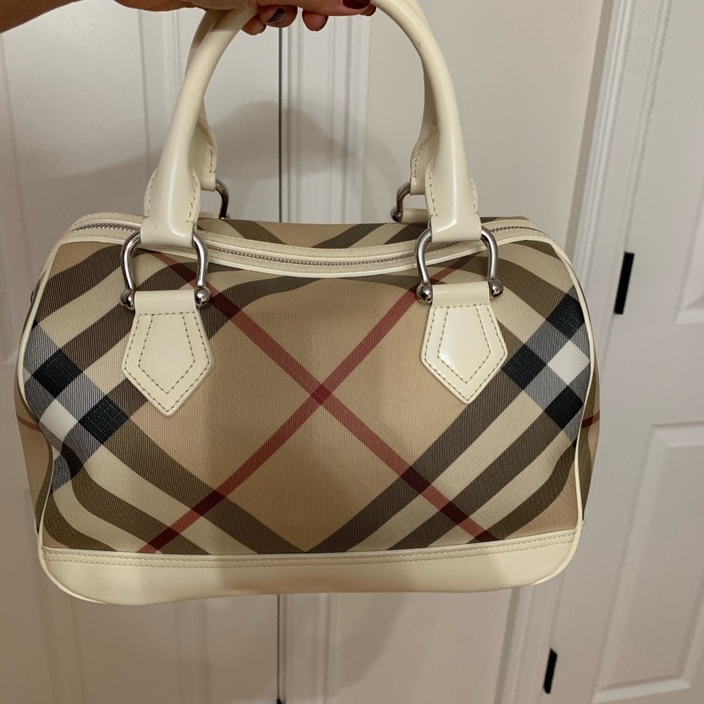 Use 4 times BURBERRY bag